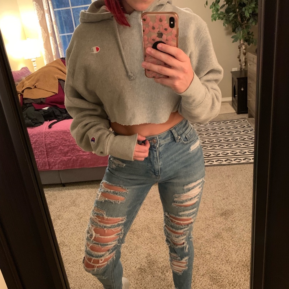 Cropped UO Champion hoodie
